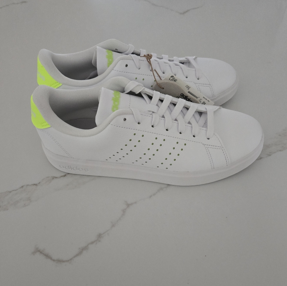 NWT Adidas Advantage 2.0